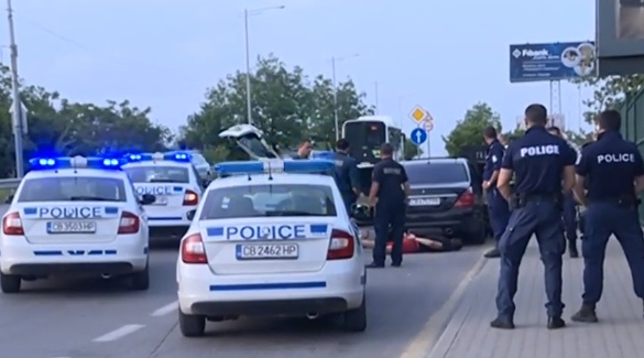 Полицейско преследване със стрелба и арести в София