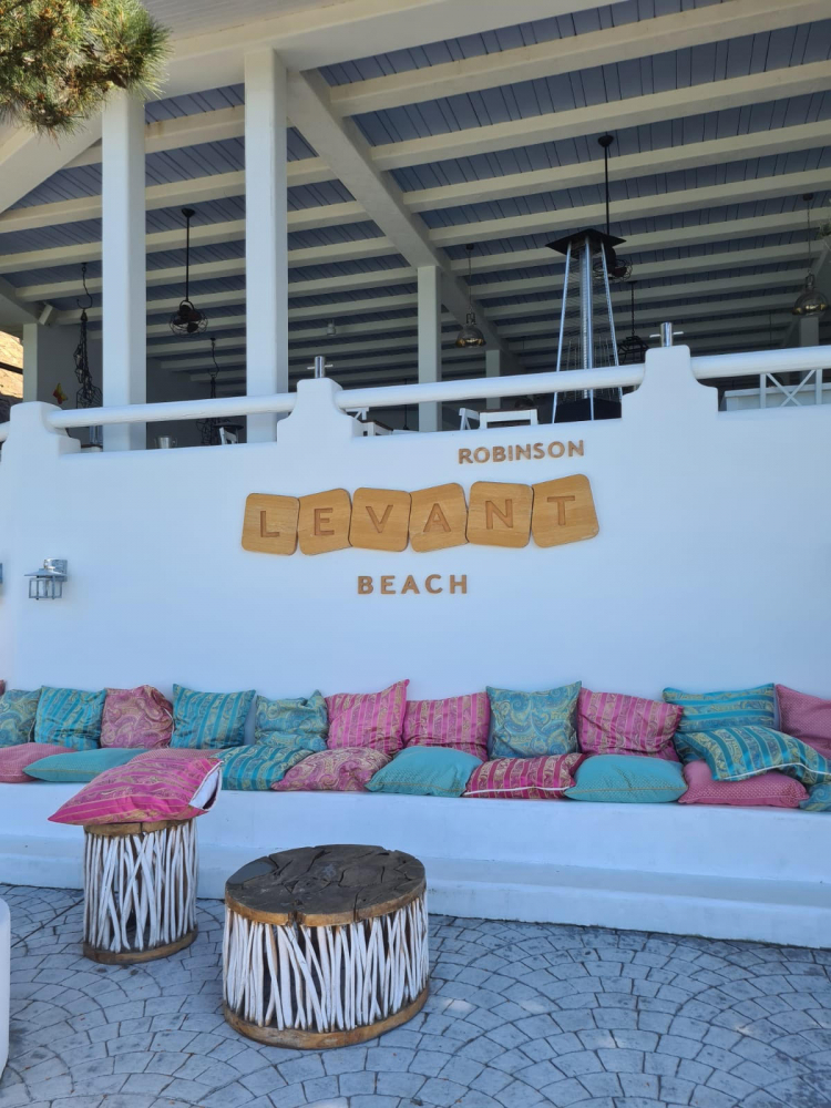 Приказният ресторант "Levant Beach" на Robinson отваря врати!