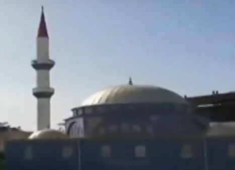 Мюсюлмани беснеят след проехтялата от джамии "Бела Чао": Това е гнусна атака! ВИДЕО