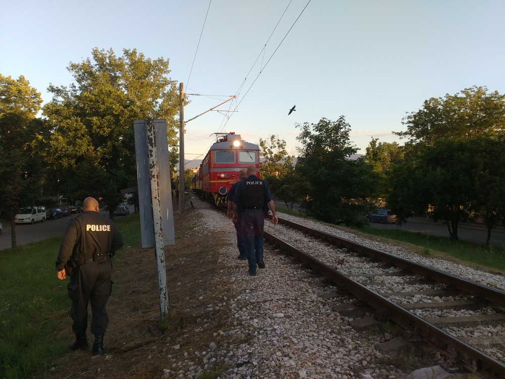 Стана ясно кой е мъжът, хвърлил се под влак в Пловдив, трагедията е огромна СНИМКИ 