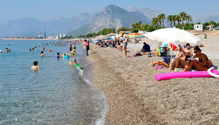 Без цигари и куп ограниченията по турските плажове това лято 