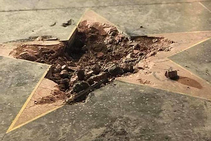 Вандали унищожиха звездата на Тръмп в Холивуд СНИМКА