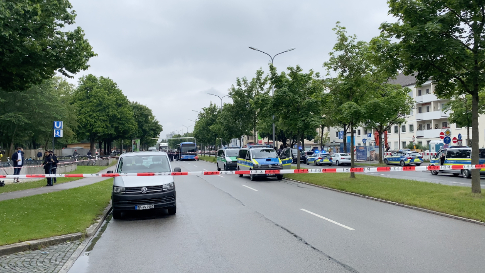 Кола се вряза в минувачи в Мюнхен, а след това... СНИМКИ 