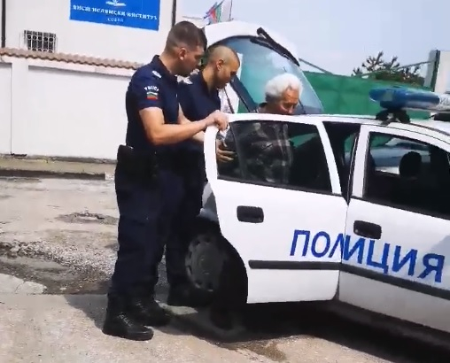 Зрелищно ВИДЕО 18+ от ареста на  пенсионерите - убийци във "Враждебна"