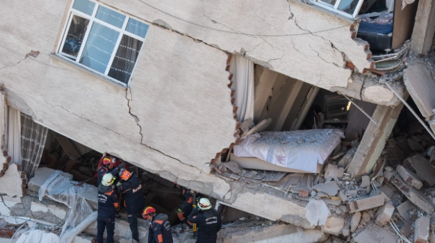 Десетки ранени при земетресението в Турция