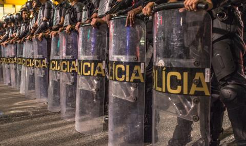 Остри сблъсъци в Бразилия, столицата е блокирана заради К-19 