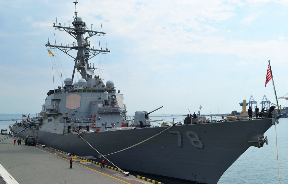 Мощен боен кораб на САЩ се насочва към Черно море