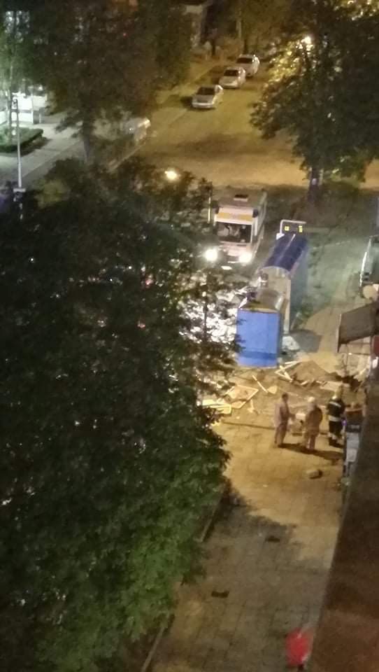 Сигнал до БЛИЦ: Силен взрив разбуди хората в центъра на София СНИМКИ