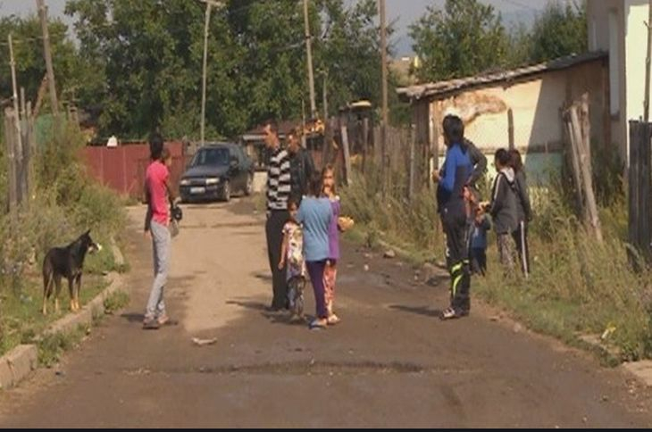Бум на 25 заразени с К-19 от цигански квартал близо до София, ето в кой град е страшно!