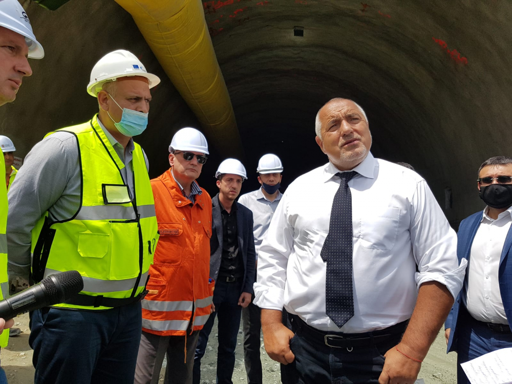 Борисов обяви Божието чудо, спасило работниците от "Железница" ВИДЕО