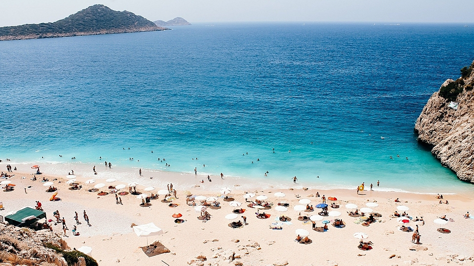 Невиждани мерки: Всички летовници с маски на плажа в Турция, а когато влизат в морето, трябва да... 