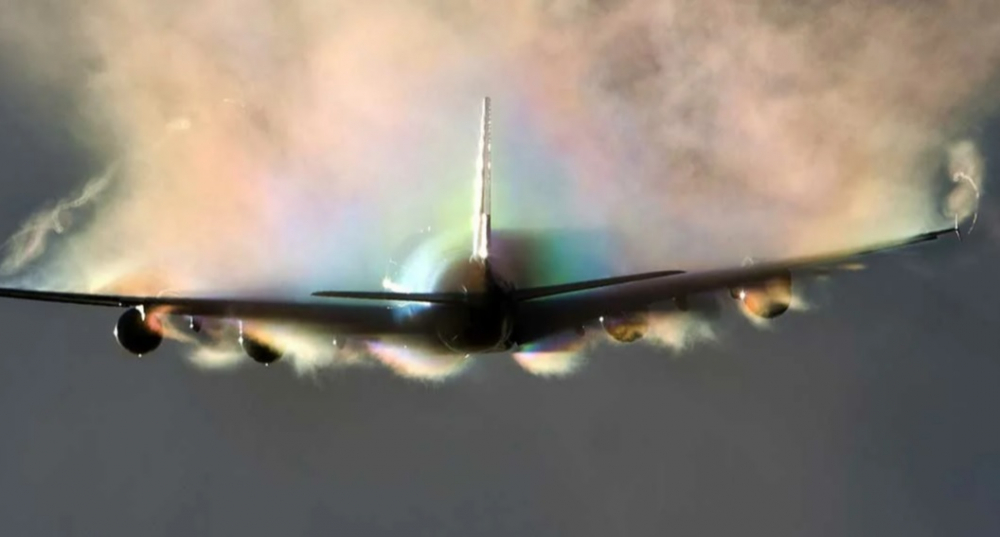 Може ли пътнически самолет да падне от турбуленция?