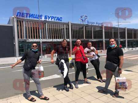 Първите туристи кацнаха в Бургас и се ококориха от посрещането ВИДЕО 