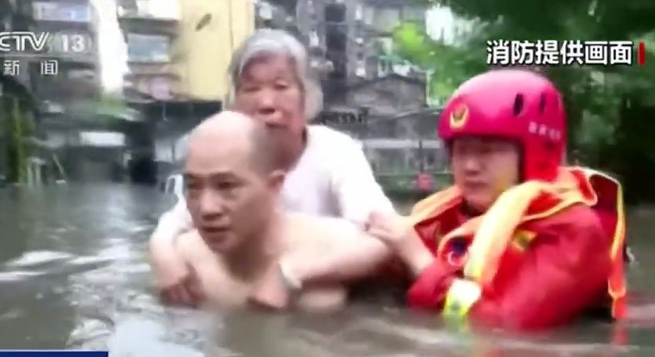 Бедствено положение в Хубей! Китайската провинция е под вода ВИДЕО