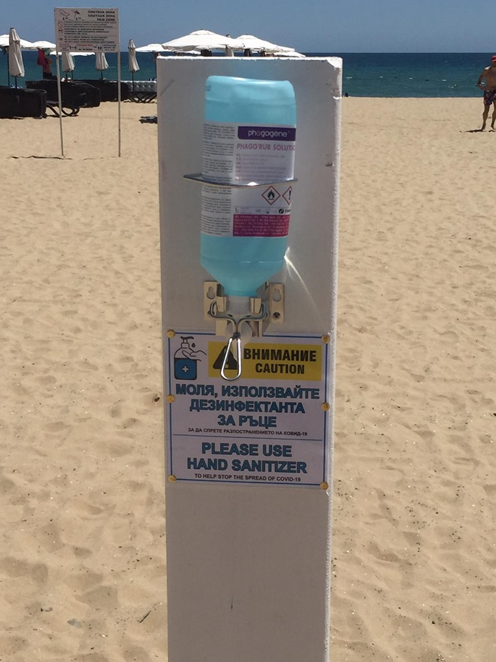 Смайващо ниски цени за чадър и шезлонг в Слънчев бряг, плажът е чист като аптека СНИМКИ