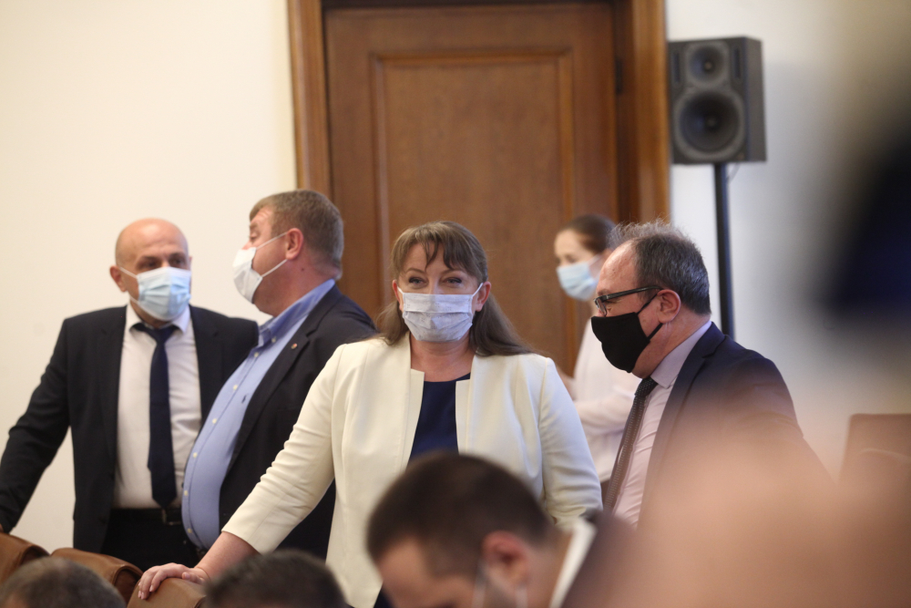 Министър Сачева обори всички критици на Плана за възстановяване 