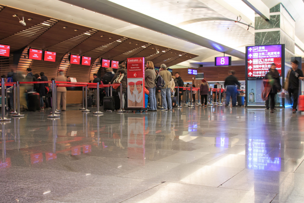 Ново 20! Пуснаха фалшиви полети от истински летища - хиляди искат билет