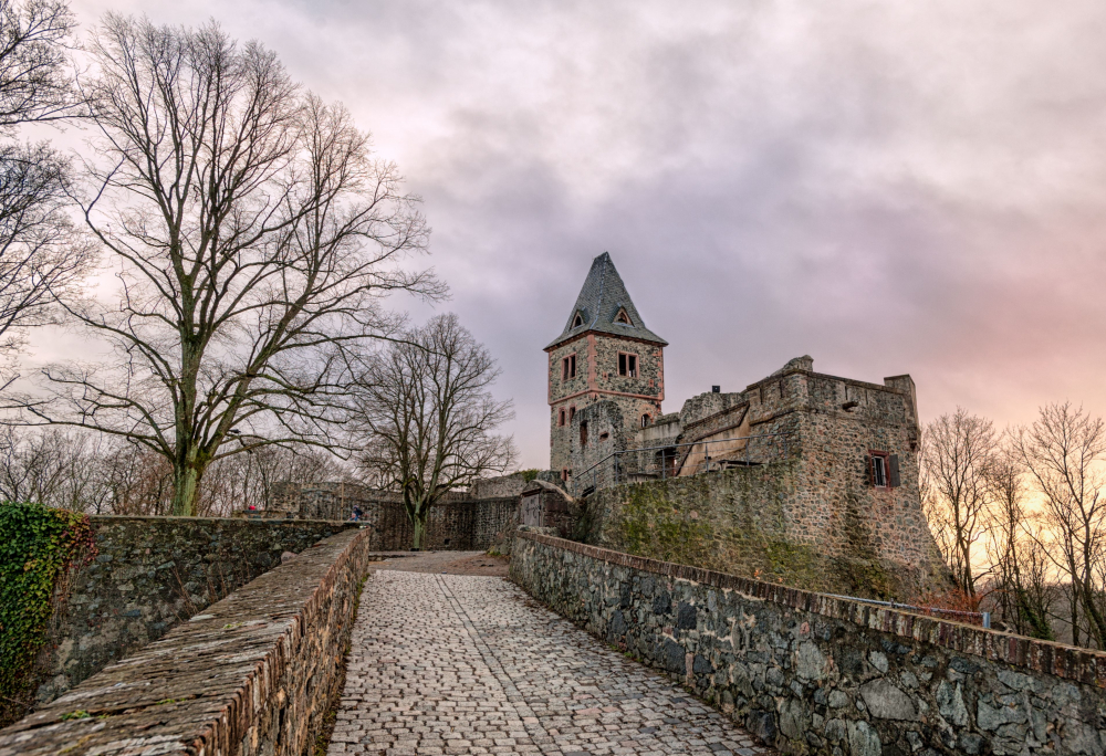 Истинският замък Франкенщайн – средище на вещици и черна магия