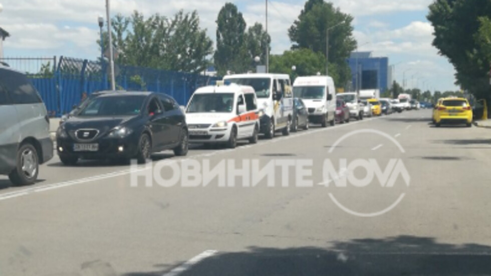 Страшен ад в София заради тежка авария СНИМКИ