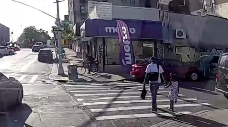 В Ню Йорк застреляха баща на пешеходна пътека пред малката му дъщеря ВИДЕО