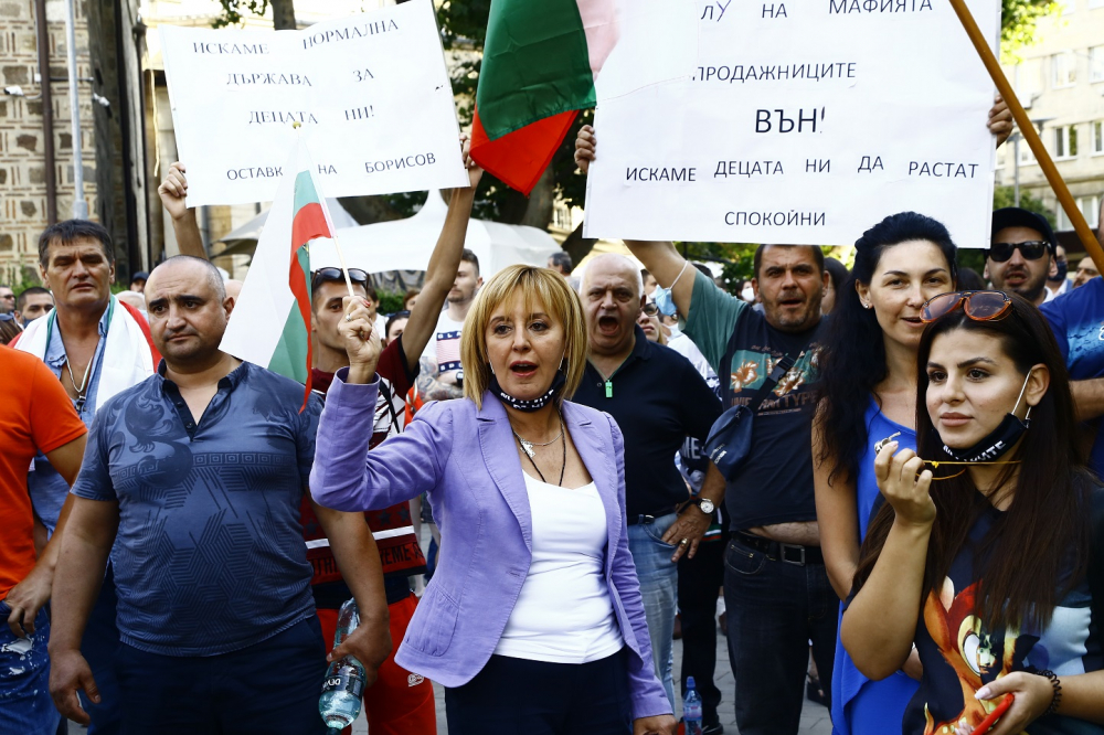"Господарите" разбиха Мая Манолова за двуличието й към Борисов и протестите! ВИДЕО