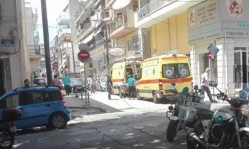 Касапница с брадва в данъчна служба в Гърция ВИДЕО