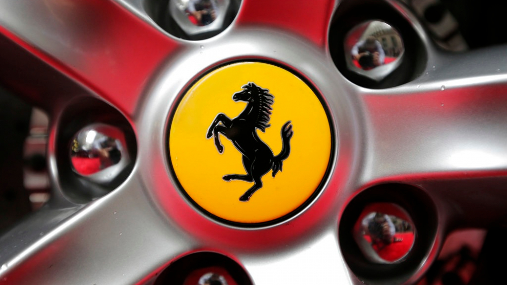 Ferrari оповести подробности за всъдехода Purosangue