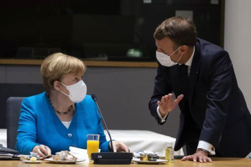 Макрон се вдигна до Берлин заради Меркел 