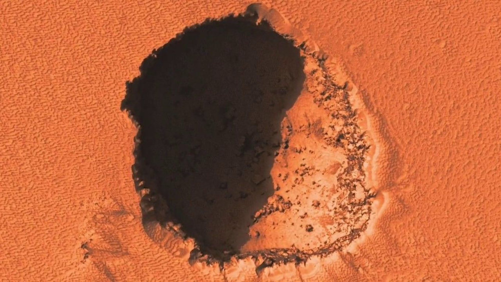 Сензационни СНИМКИ на NASA разкриха къде се крият извънземните на Марс и Луната