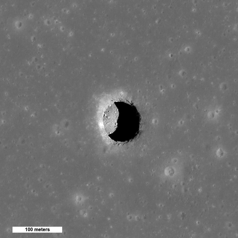 Сензационни СНИМКИ на NASA разкриха къде се крият извънземните на Марс и Луната