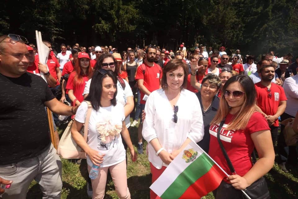 Нинова се жали: Саботират събора на БСП в София