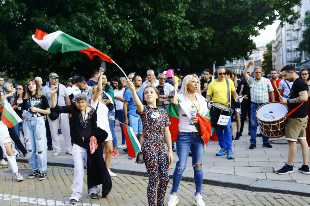БЛИЦ TV от 13-ия ден на протести в София СНИМКИ