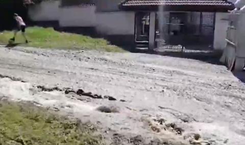 Страшен тътен разтърси „Драгалевци”! Тузарският столичен квартал е под вода ВИДЕО