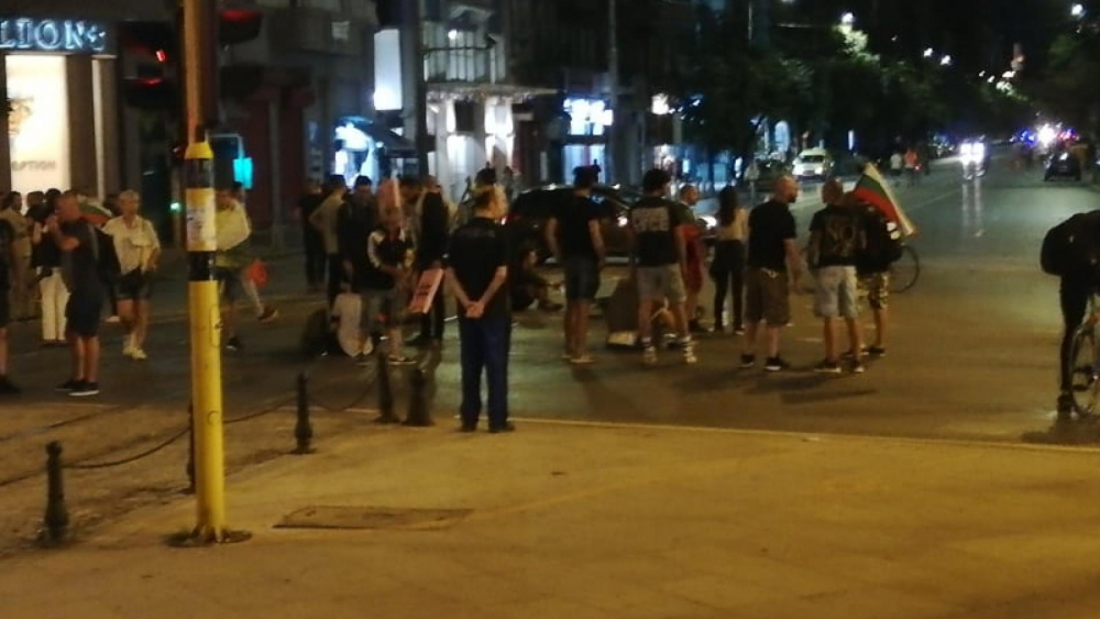 Протестиращи отново вилняха в София ВИДЕО