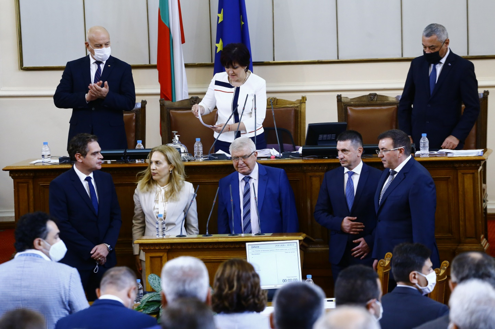 ГЕРБ с ответен удар: Старата–нова коалиция между БСП и ДПС иска да "обезглави" българския парламент