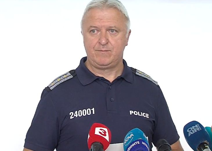 Комисар Стойнев извънредно за метежа на протестърите и блокираните в БНТ Нинова и Дариткова ВИДЕО