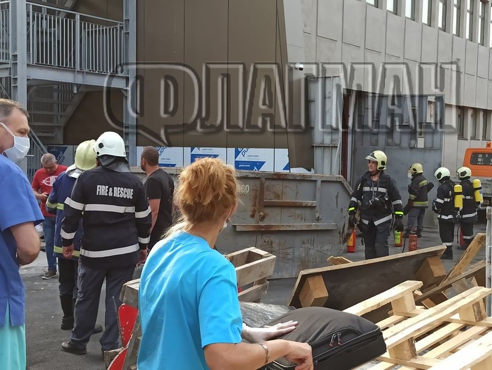 Паника в Бургас! Отцепиха х-л "България" в центъра на града ВИДЕО