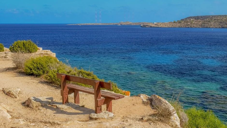 Кипър отваря границите си за британски туристи, но има уловка 