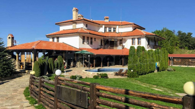 Най-скъпият имот до Пловдив - 1 250 000 евро за луксозно имение на село СНИМКИ