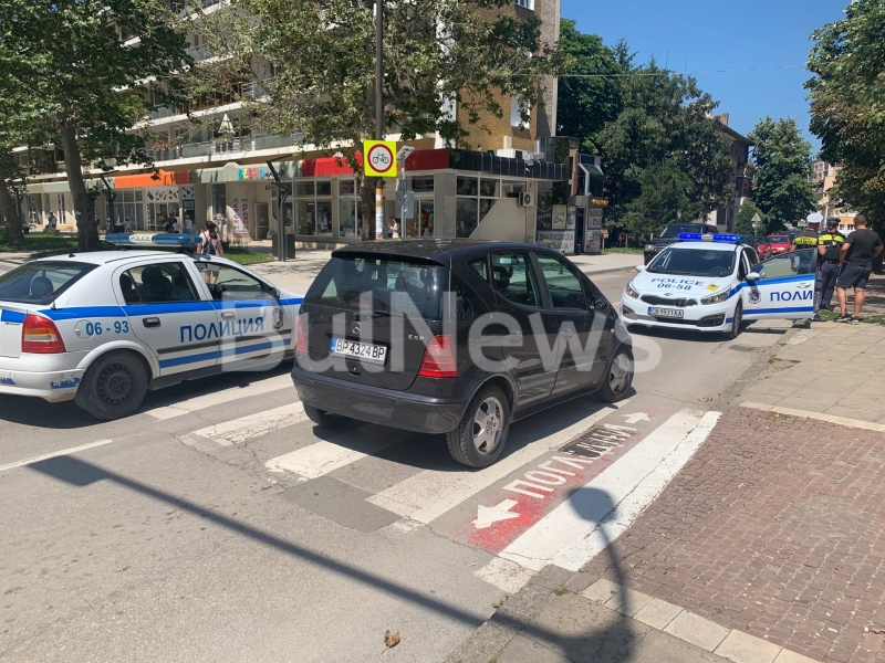 Мерцедес помете момиченце на пешеходна пътека във Враца СНИМКИ 