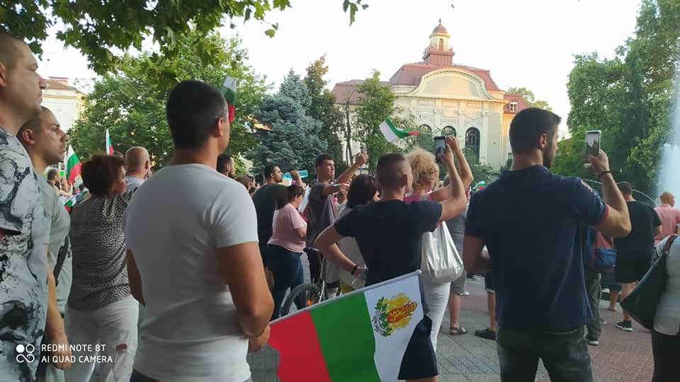 Протестиращите блокираха движението и в Пловдив СНИМКИ