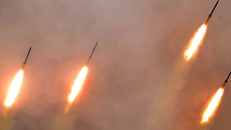 "Йонхап": Военни маневри кипят в КНДР! Пхенян изстреля крилата ракета