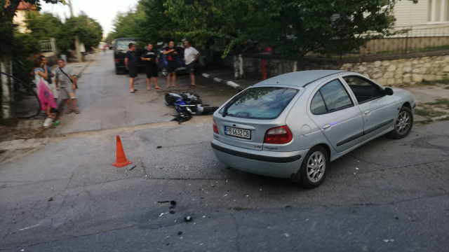 Тежък инцидент с млад моторист разтърси Белащица СНИМКИ 