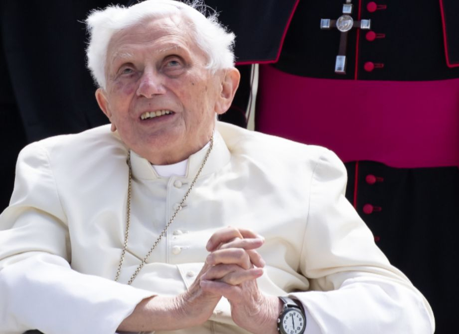 От Ватикана с първи коментар за състоянието на Бенедикт XVI