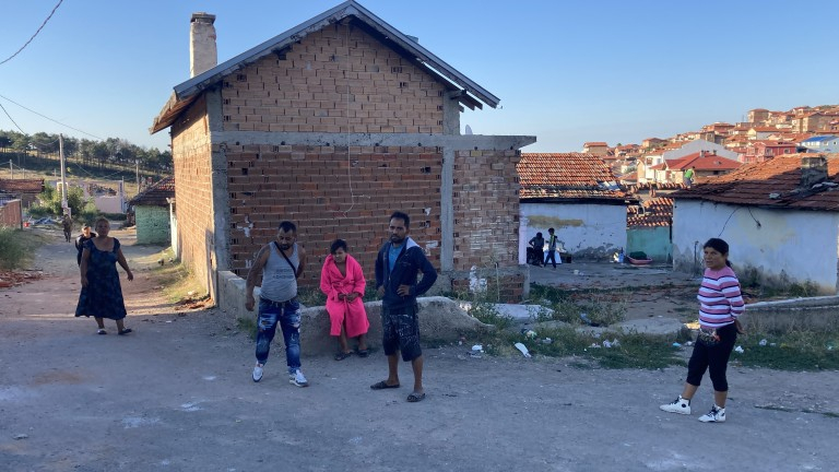 Бутат 97 незаконни къщи в циганския квартал "Лозенец" в Стара Загора