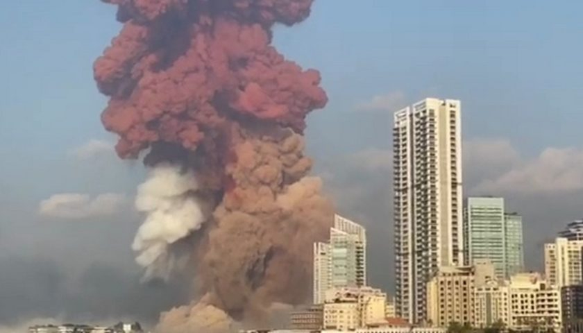 ВИДЕО запечата как кола в движение е пометена при експлозията в Бейрут ВИДЕО