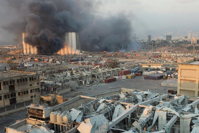 Как "плаващата бомба" MV Rhosus се озова в Бейрут и 6 г. по-късно го взриви 