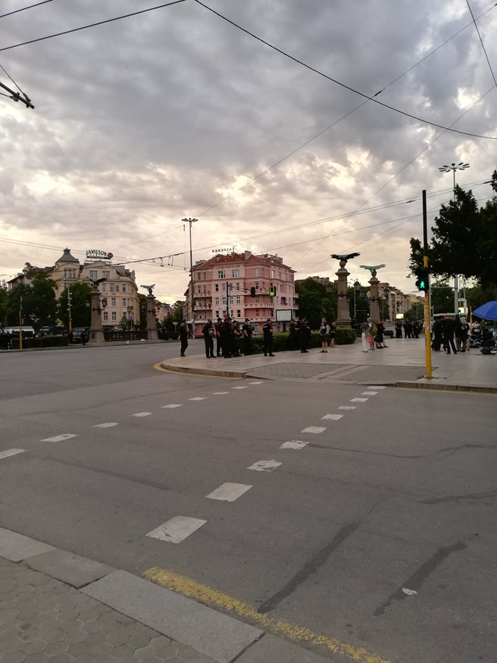 Първи СНИМКИ след спецакцията на София, освободена от блокади 