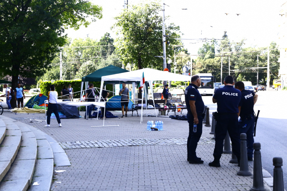 Мрежата ври и кипи за разчистването на София от блокадите, палатки вече ще има само на 1 място СНИМКИ