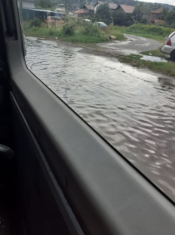 Софийската буря наводни Перник! Градът е под вода СНИМКИ